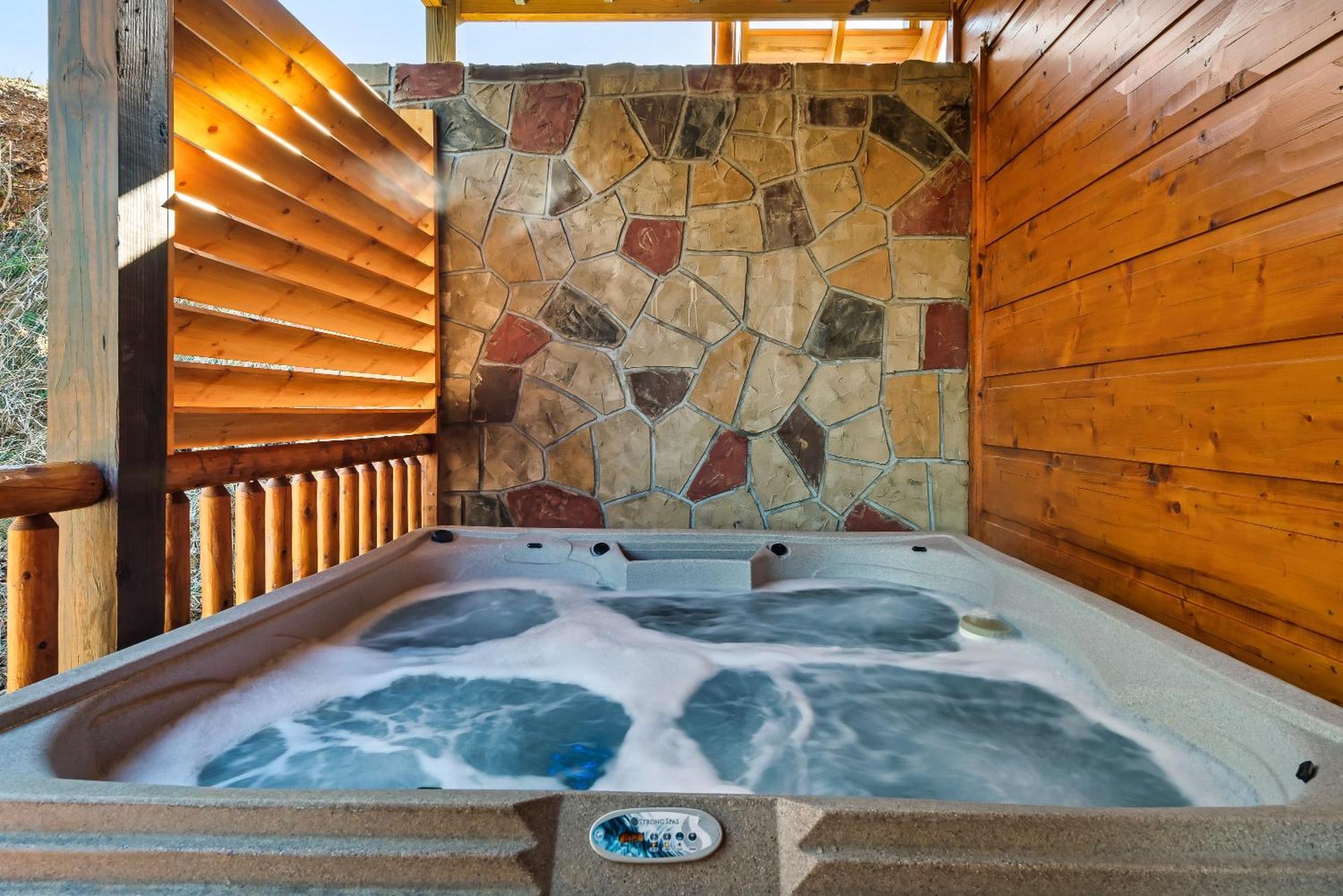 Full Equipped Cabin With A Pool And Game Room Smokies Views Гатлинбург Экстерьер фото