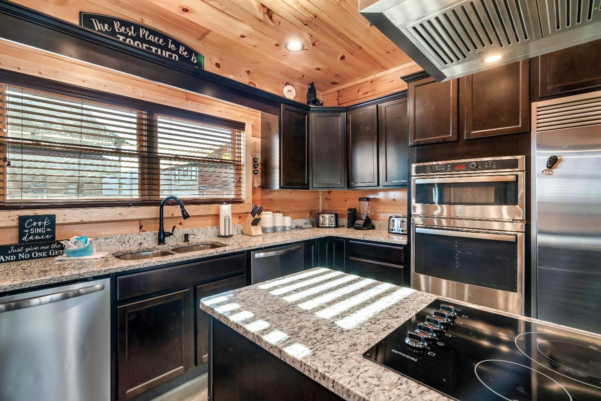 Full Equipped Cabin With A Pool And Game Room Smokies Views Гатлинбург Экстерьер фото